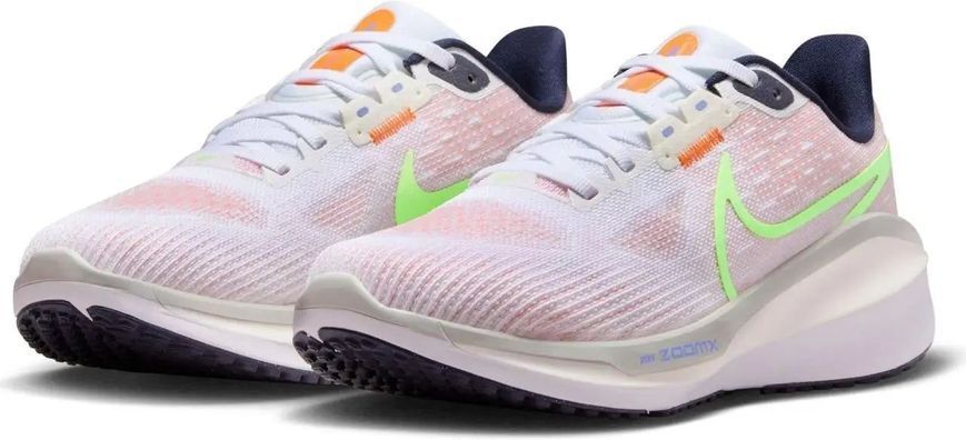 Жіночі кросівки Nike Vomero 17 Pink, біло-рожеві легкі кросівки Nike Vomero 17 фото