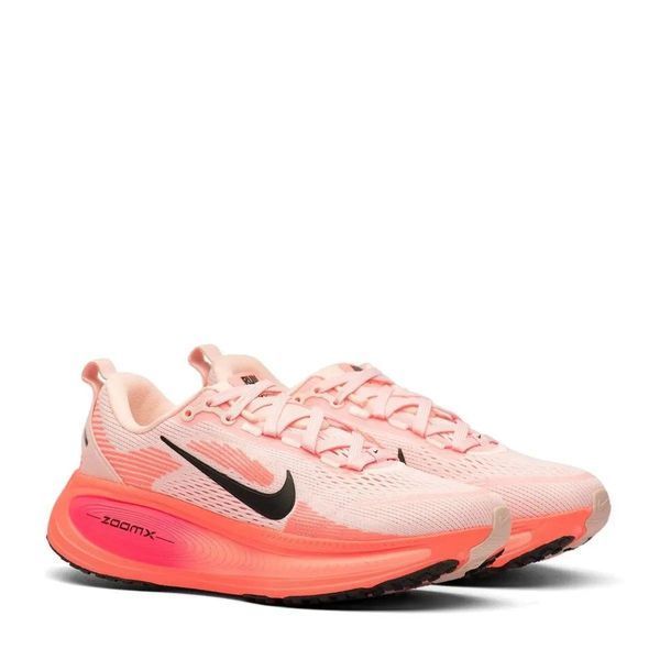 Жіночі кросівки Nike Vomero 18 Pink &mdash; легкі повітропроникні кросівки для бігу та повсякденного носіння Nike Vomero 18 Pink фото